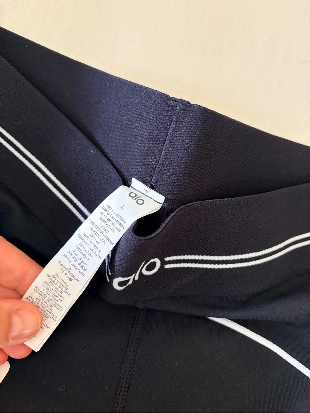 ALO Yoga sleek alo